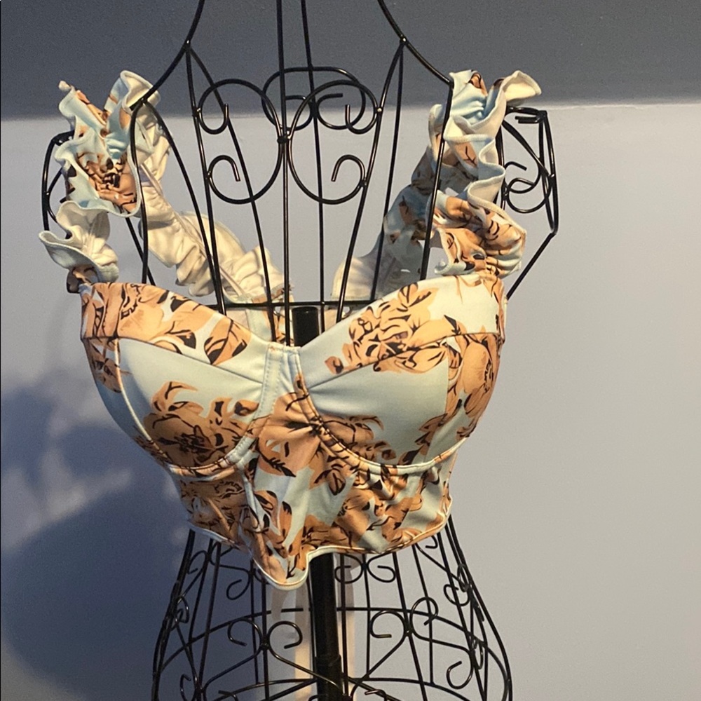 Floral Ruffle Women's Top - Blue and Tan NWOT